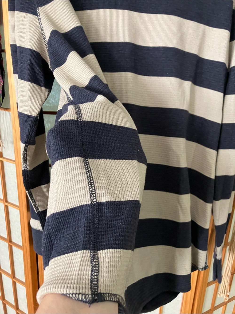 EUC GAP Navy & Cream Striped Crew Neck Waffle Tee w Contrast Stitching - Picture 6 of 6